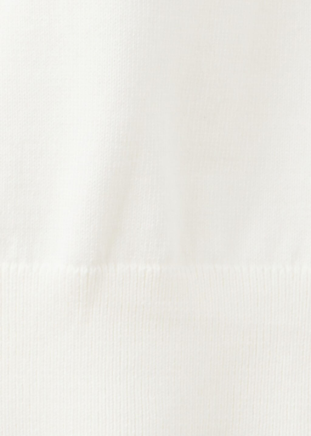 Color-Off white