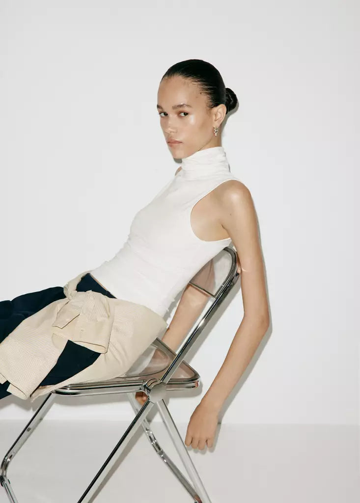 Color-Off white