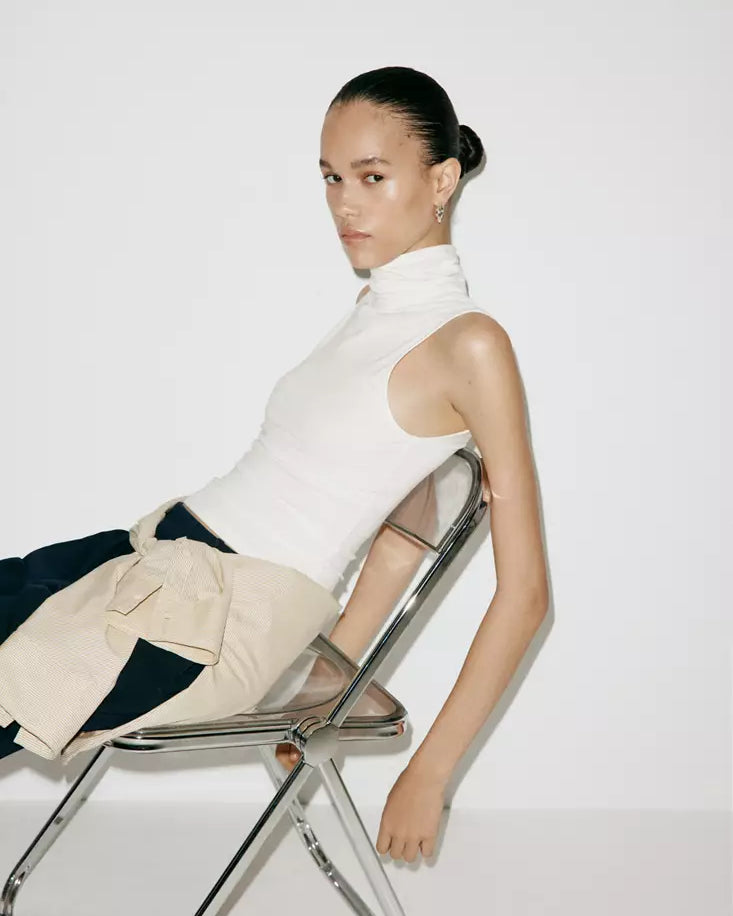 Color-Off white