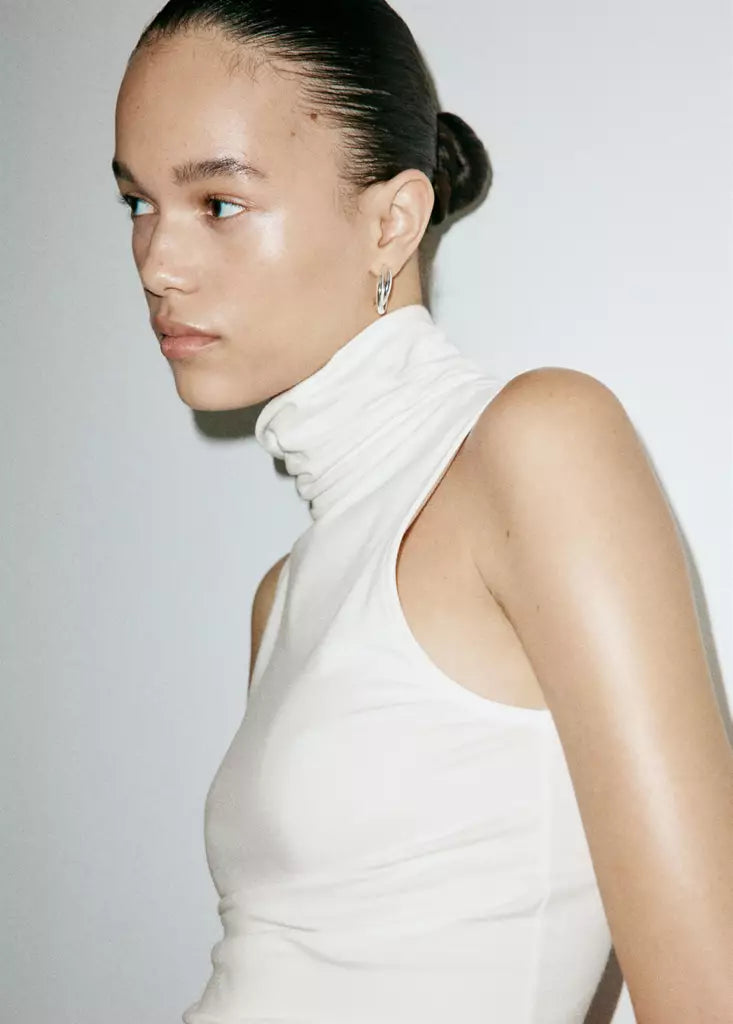 Color-Off white