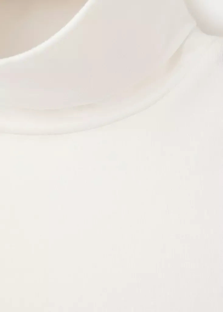 Color-Off white