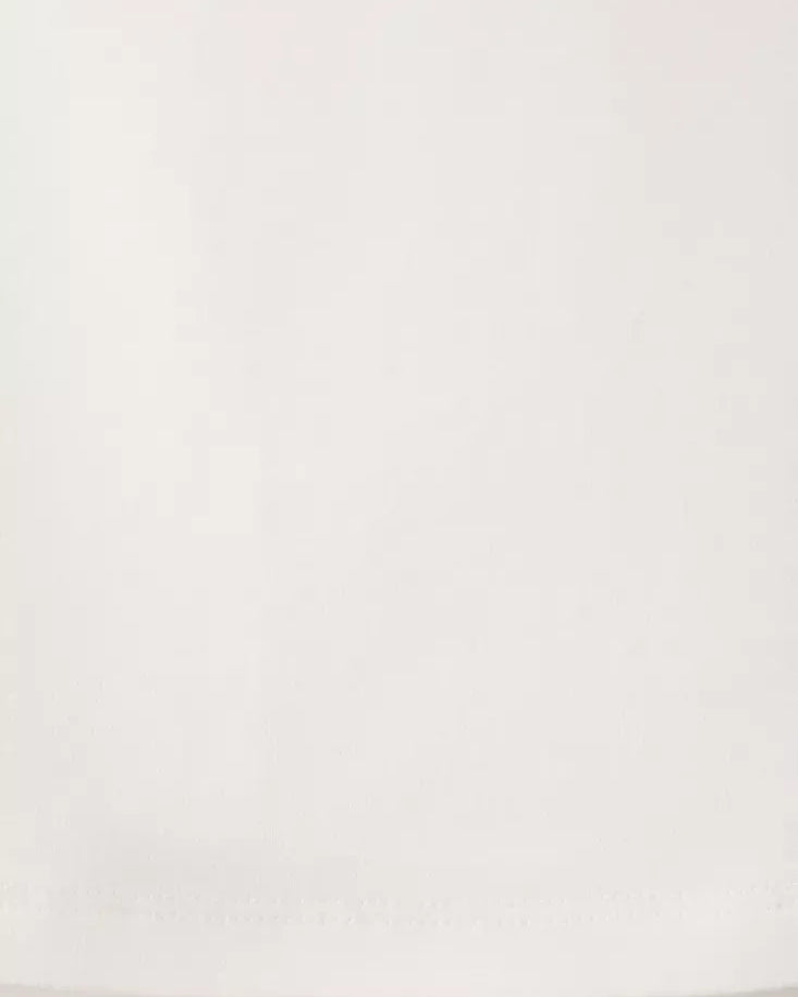 Color-Off white