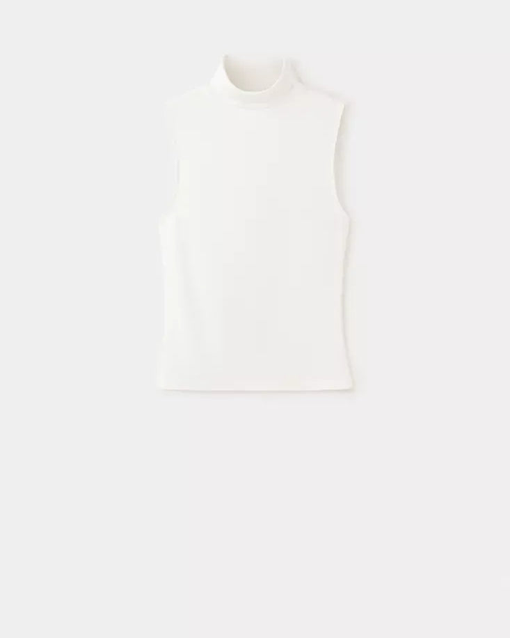 Color-Off white