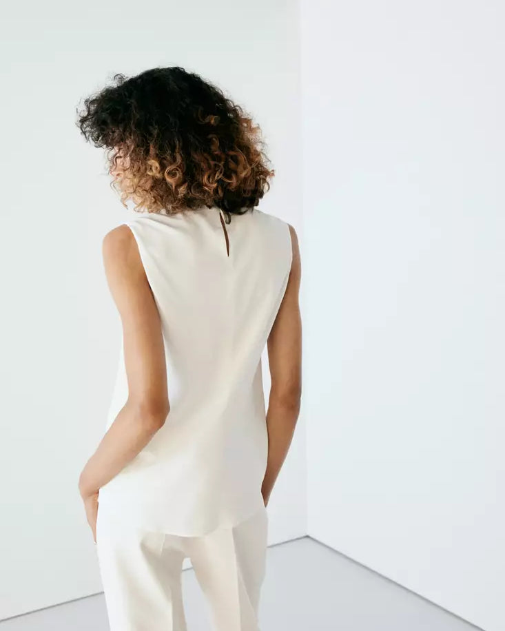 Color-Off white