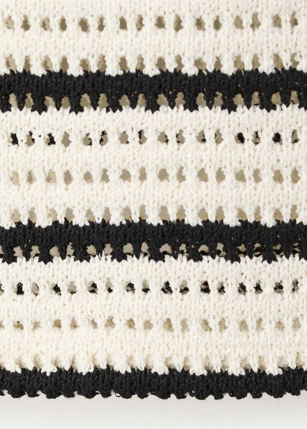Color-Off white